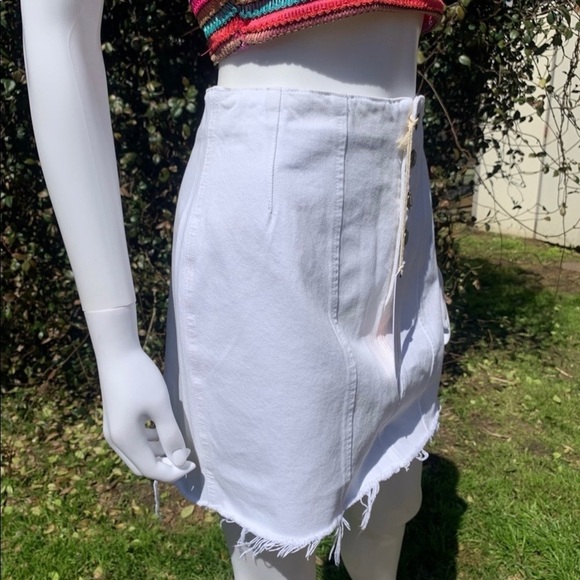 💋NWT Grlfrnd Button Down Raw Hem Twiggy Denim Jean Skirt - Picture 7 of 14